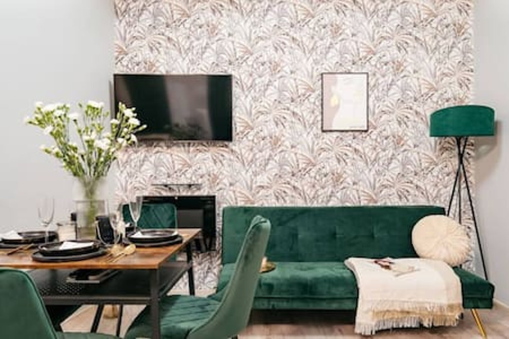 Loc8 Emerald Apartment by Cracovia Prime Loc8 Emerald Apartment by Cracovia Prime
