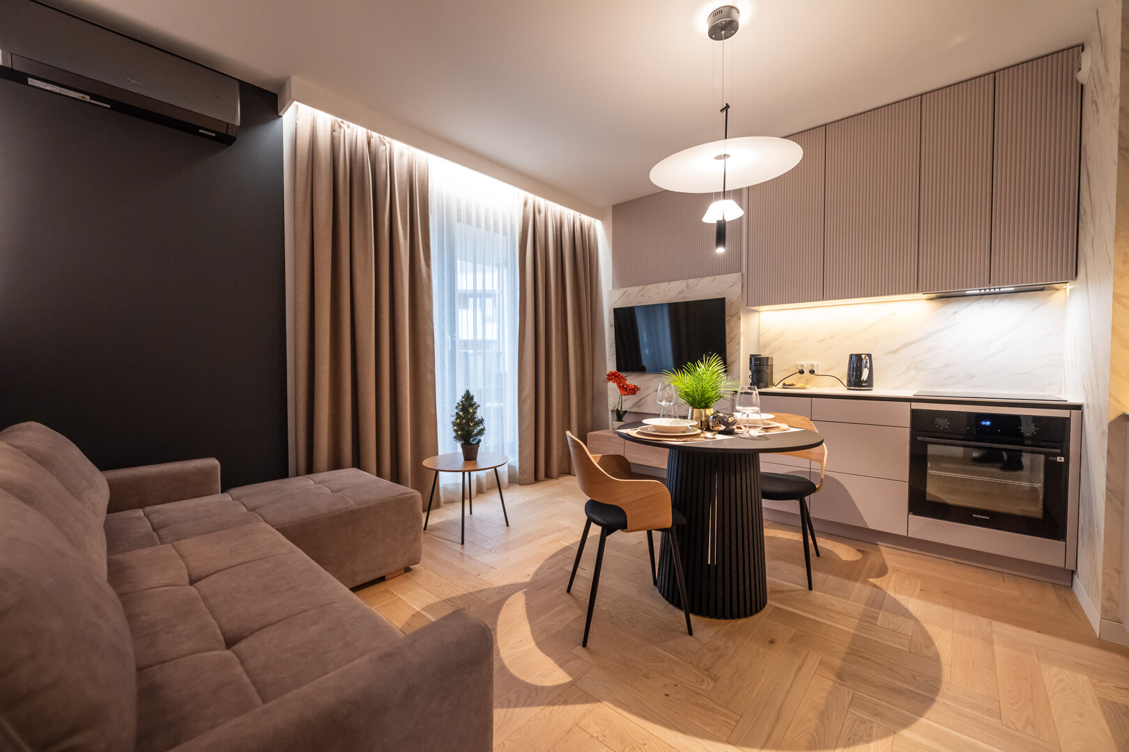 Clermont Apartment by Cracovia Prime
